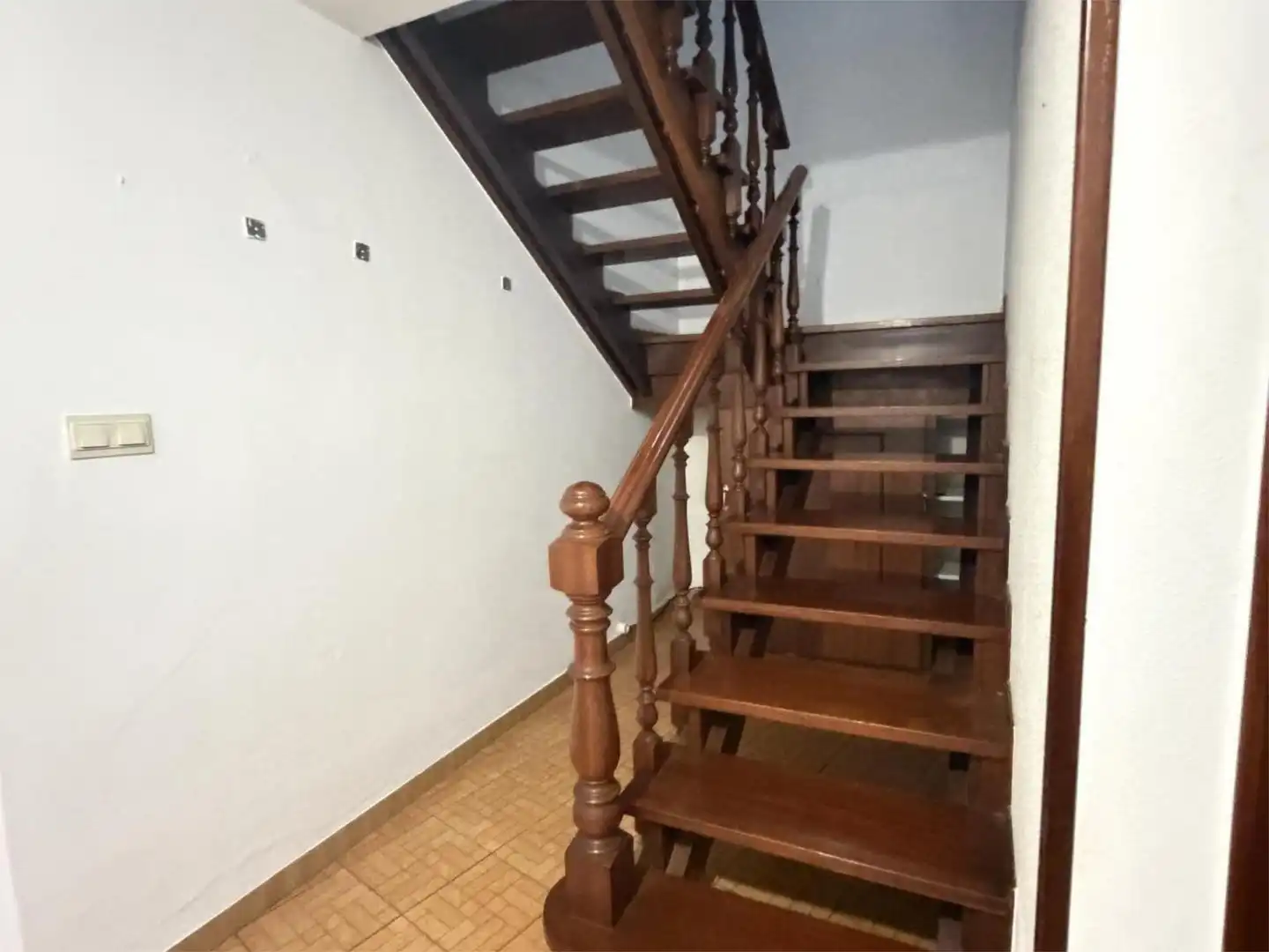 Casa adosada en venta en Río do Con, 4, Arealonga Casa adosada en venta en Vilagarcía de Arousa con Calefacción, Parquet y Terraza