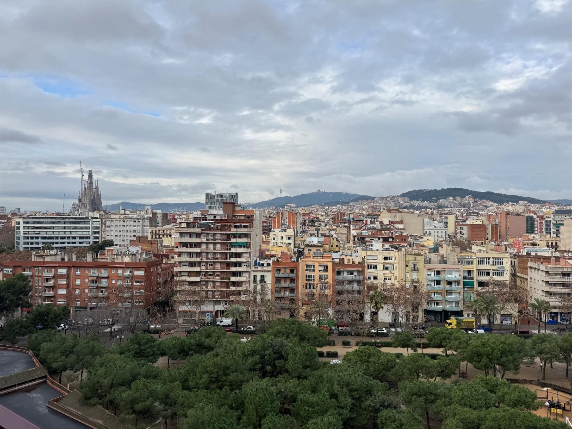Piso en venta en Gran Via de Les Corts Catalanes, 855, El Clot Vista exterior de Piso en venta en Barcelona Capital con Balcón