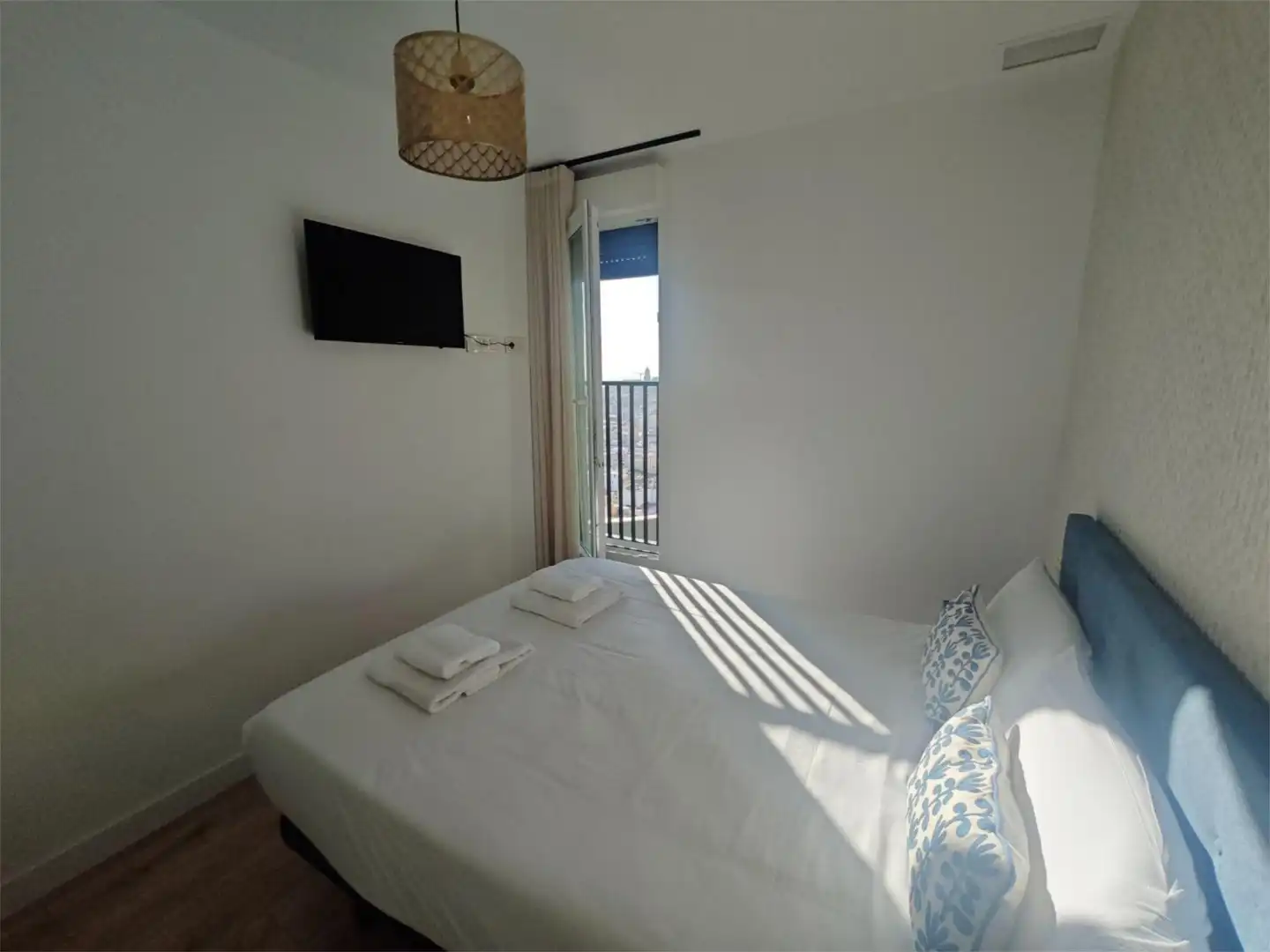 Wohnung zur Miete in Paseo Martiricos, 40, Martiricos - La Roca - La Rosaleda Schlafzimmer von Wohnung zur Miete in Málaga mit Klimaanlage, Heizung und Schwimmbad