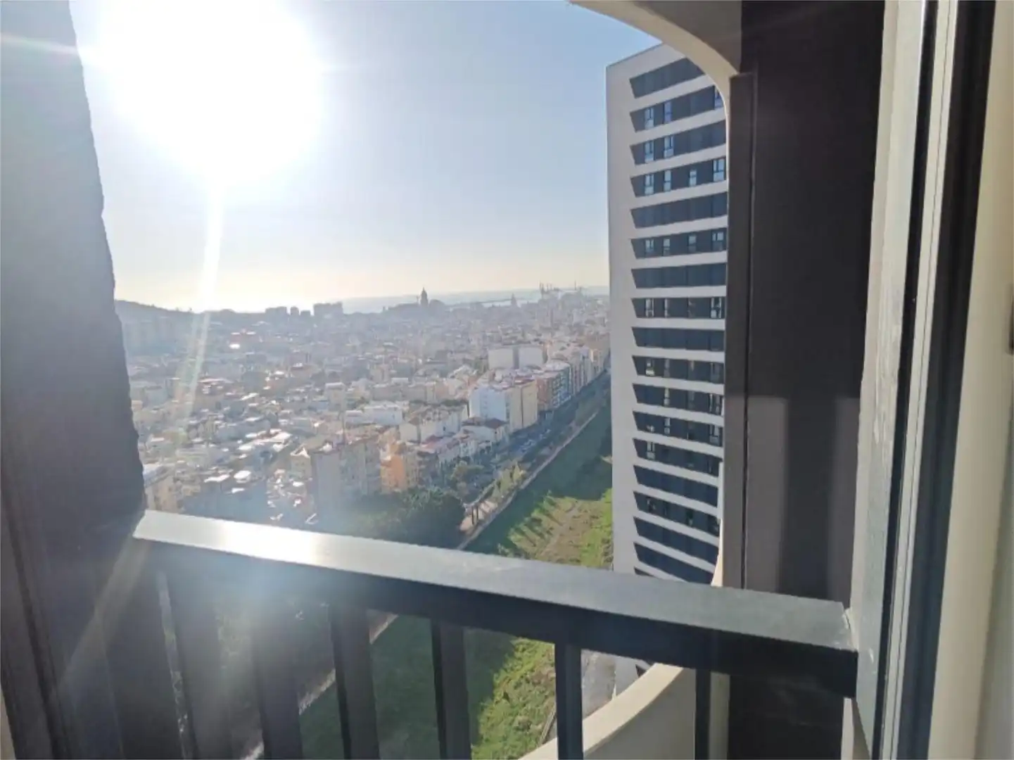 Wohnung zur Miete in Paseo Martiricos, 40, Martiricos - La Roca - La Rosaleda Außenansicht von Wohnung zur Miete in Málaga mit Klimaanlage, Heizung und Schwimmbad