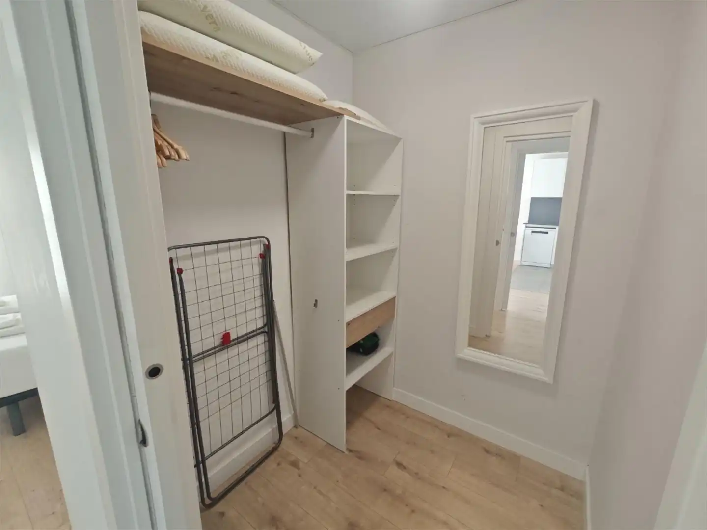 Wohnung zur Miete in Paseo Martiricos, 40, Martiricos - La Roca - La Rosaleda Schlafzimmer von Wohnung zur Miete in Málaga mit Klimaanlage, Heizung und Schwimmbad