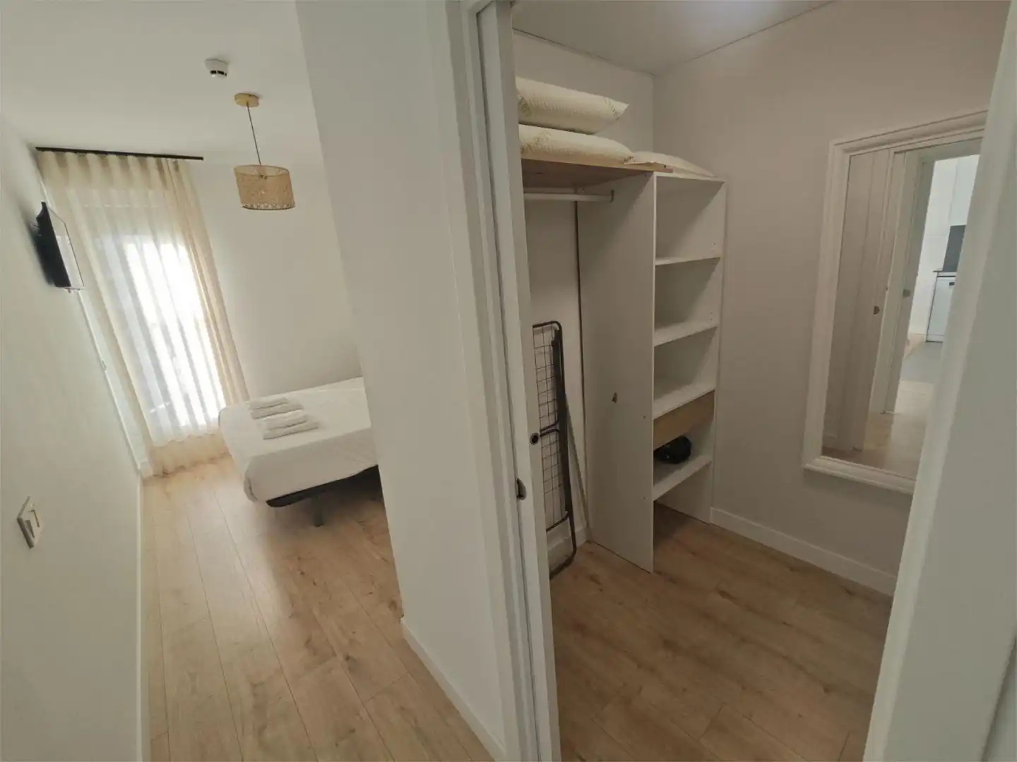 Wohnung zur Miete in Paseo Martiricos, 40, Martiricos - La Roca - La Rosaleda Schlafzimmer von Wohnung zur Miete in Málaga mit Klimaanlage, Heizung und Schwimmbad