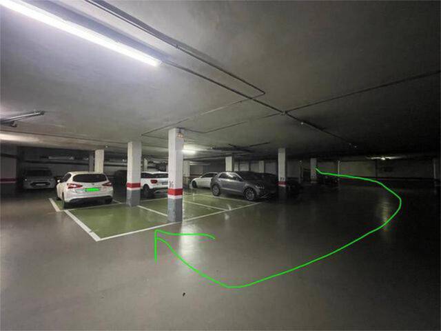 Garaje en Alquiler en Barri de les Corts