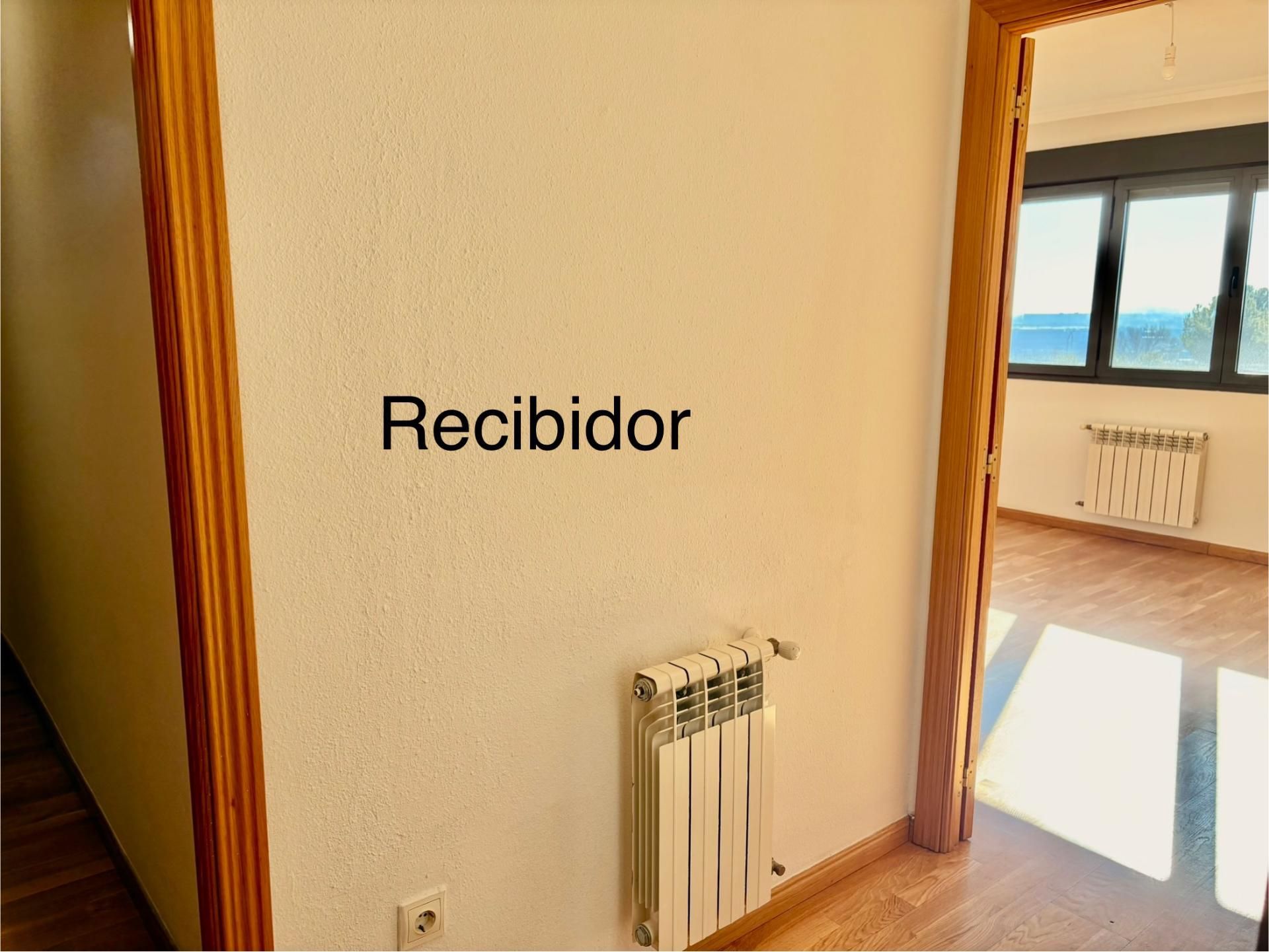 Bedroom of Flat for sale in  Madrid Capital  with Heating, Private garden and Parquet flooring