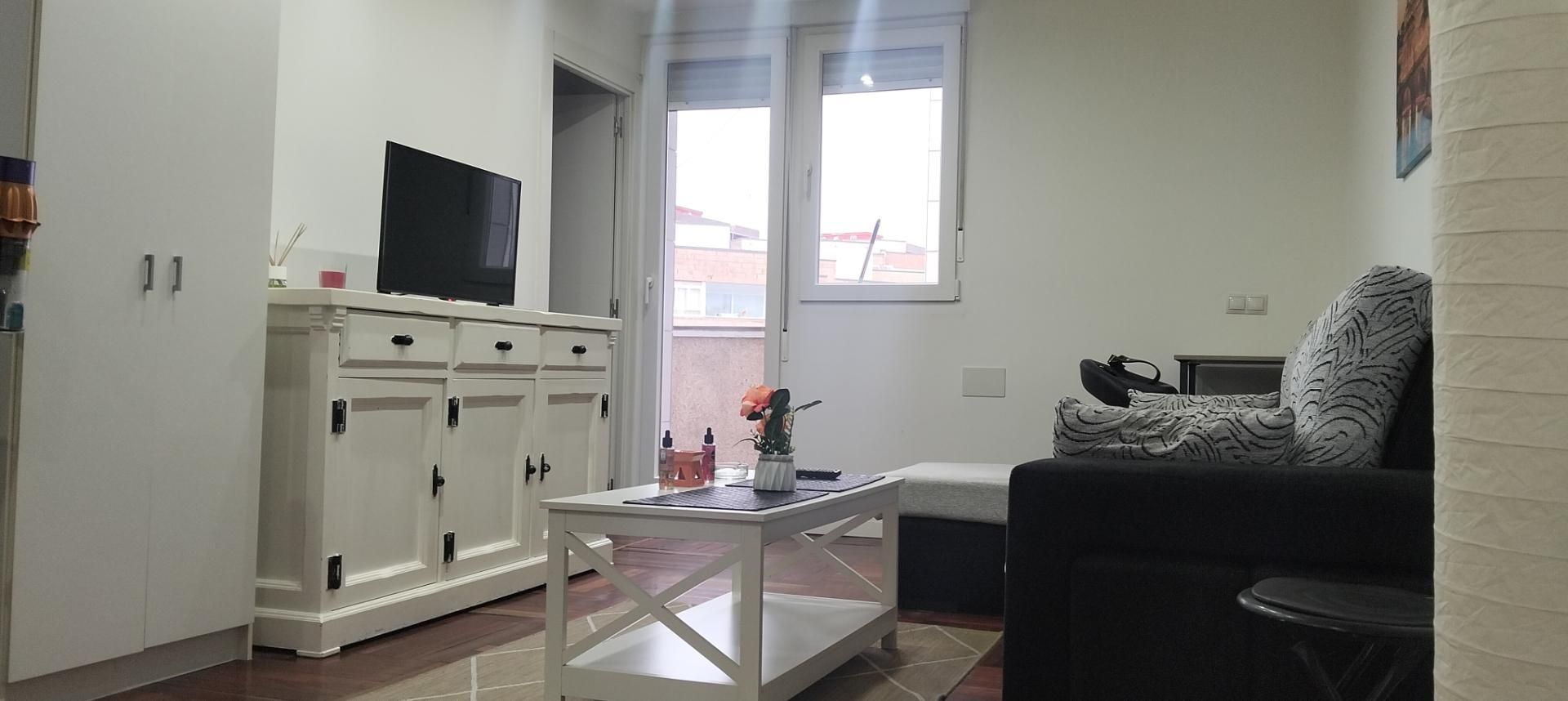 Sala d'estar de Pis de lloguer en Santander amb Parquet, Terrassa i Moblat