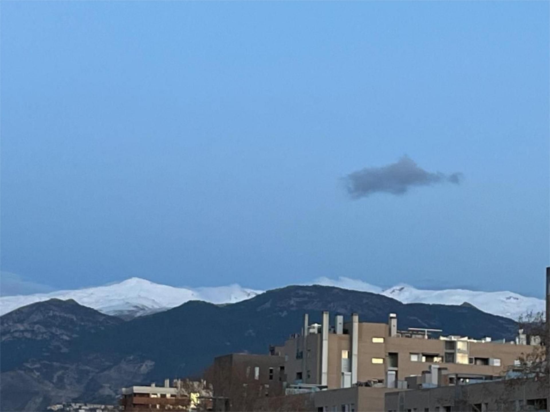 Exterior view of Single-family semi-detached for sale in  Granada Capital  with Air Conditioner and Terrace