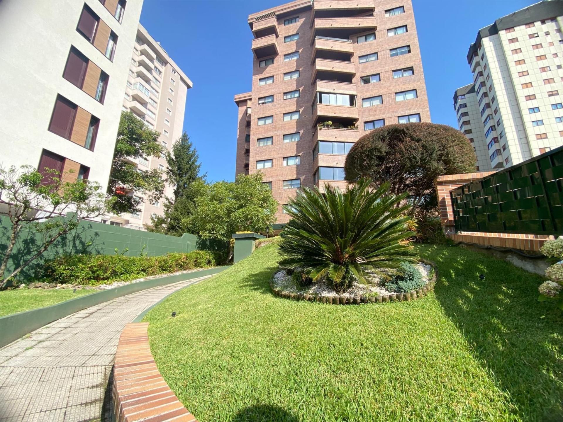 Exterior view of Flat for sale in Vigo   with Terrace, Swimming Pool and Balcony