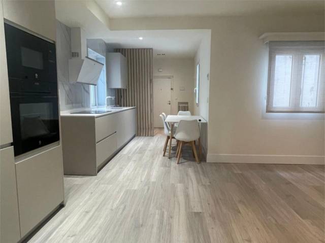 Piso en Venta en Calle Alcalá, 438 en Simancas