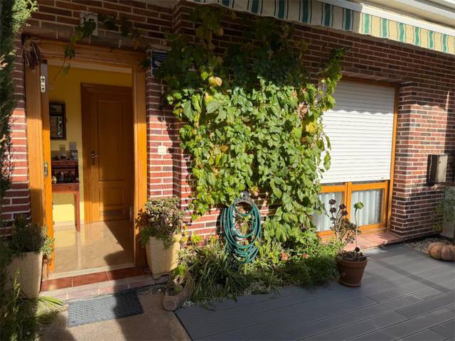 Casa adosada en Venta en Avenida de Santa Isabel, 82 en Santa Isabel