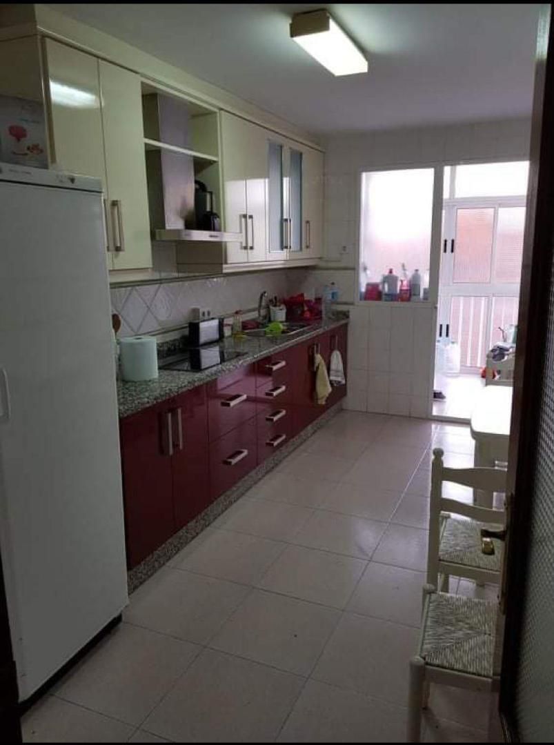 Kitchen of Flat to share in  Almería Capital  with Air Conditioner, Furnished and Oven