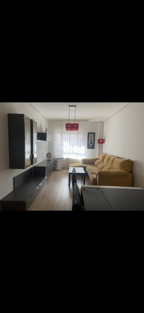Living room of Flat to rent in Linares  with Air Conditioner, Heating and Parquet flooring