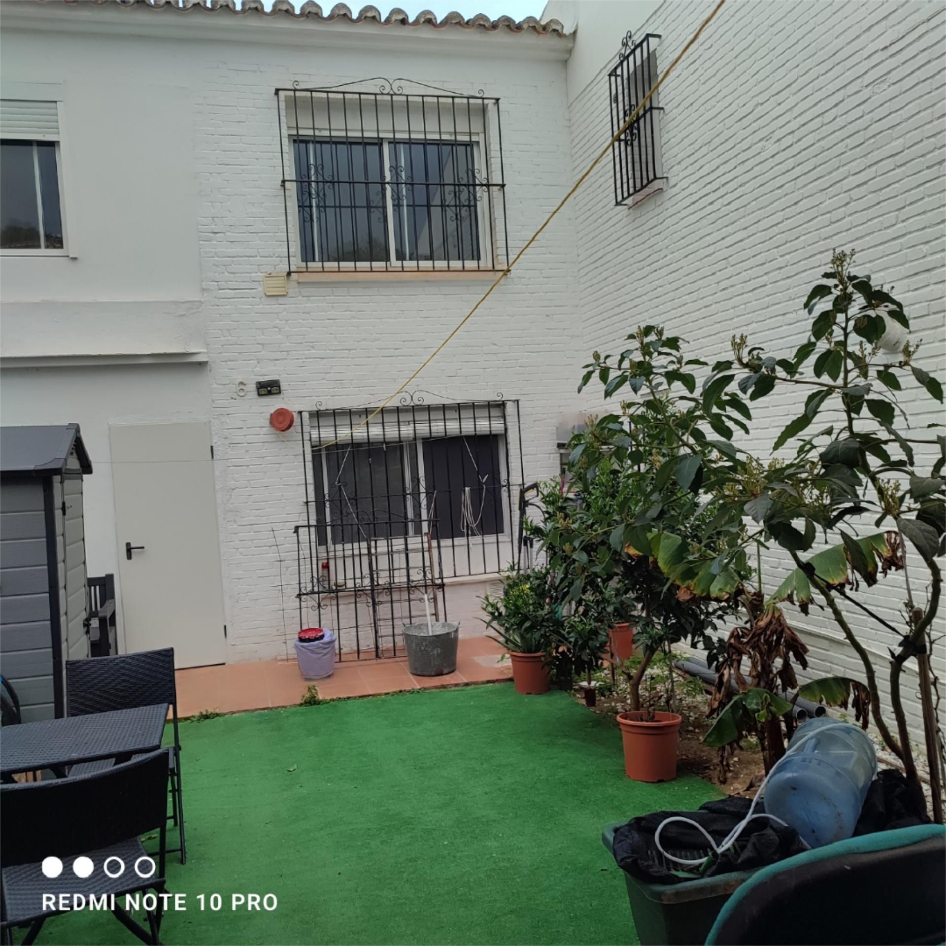 Jardí de Casa adosada en venda en Torremolinos amb Aire condicionat, Calefacció i Terrassa