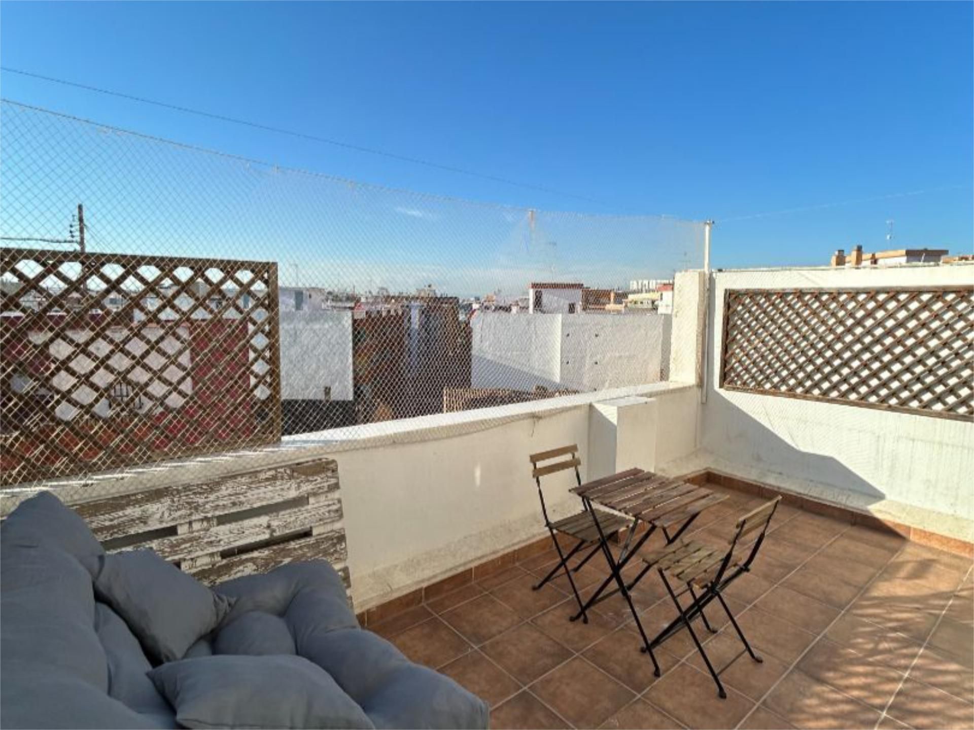 Exterior view of Flat to rent in Xirivella  with Air Conditioner and Terrace