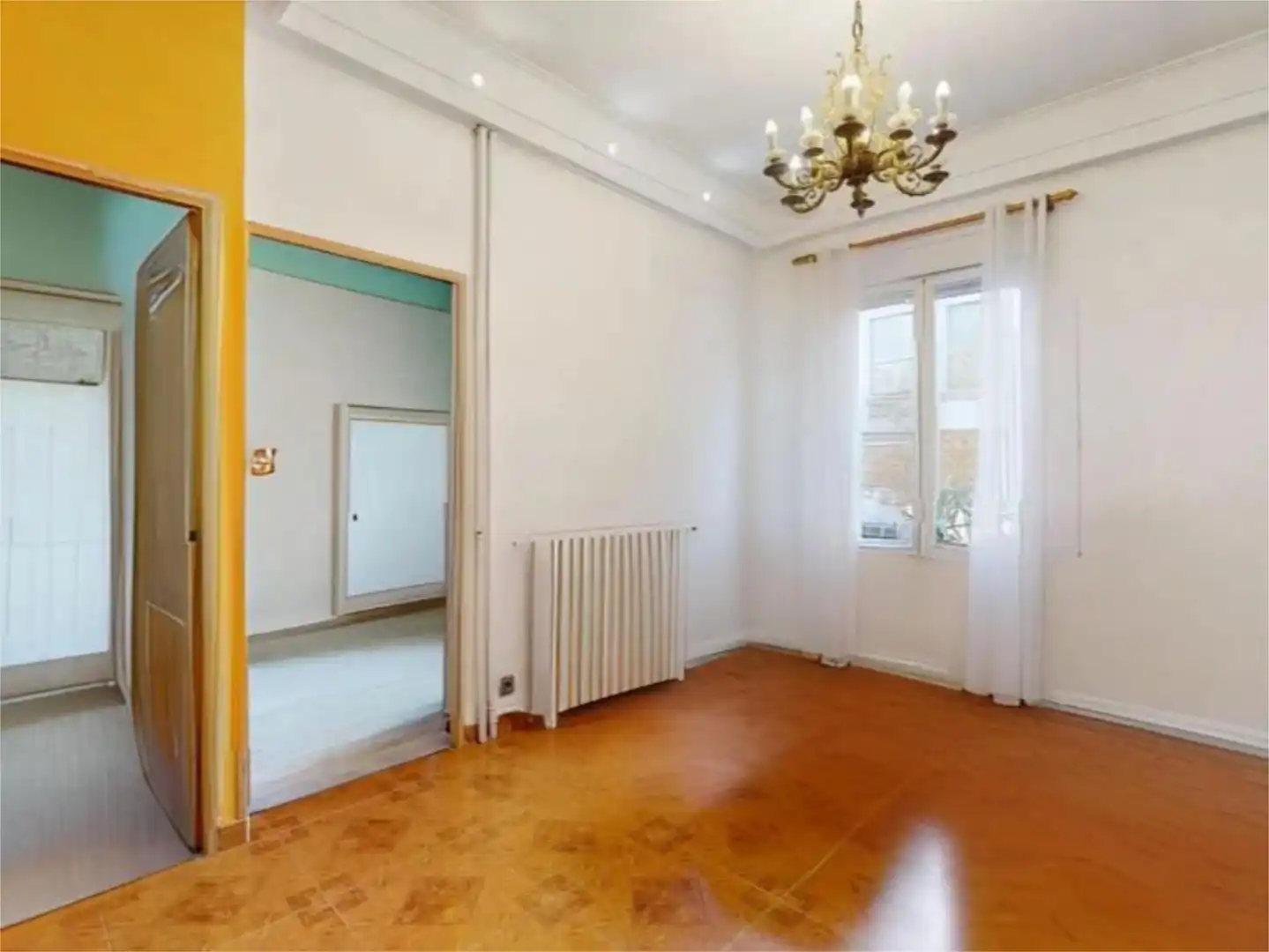 Flat for sale in Calle de Fernández de Los Ríos, 27, Arapiles Bedroom of Flat for sale in Madrid Capital with Air Conditioner and Balcony