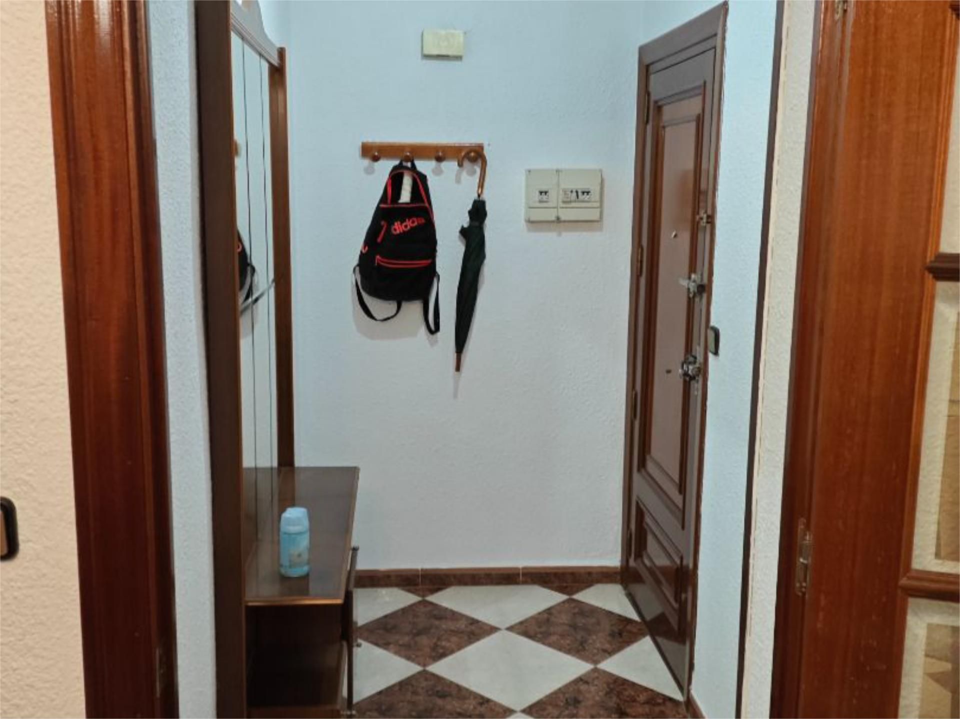 Pis en venda en  Jaén Capital amb Aire condicionat, Jardí privat i Moblat