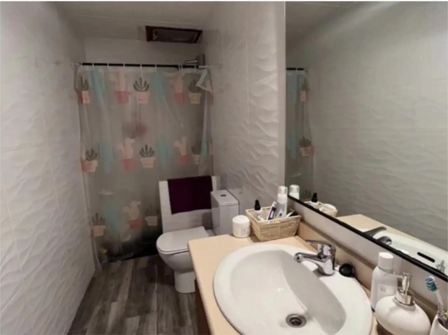 Casa adosada en venta en Calle San Roque, 2, Caspe Baño de Casa adosada en venta en Caspe con Aire acondicionado, Terraza y Trastero