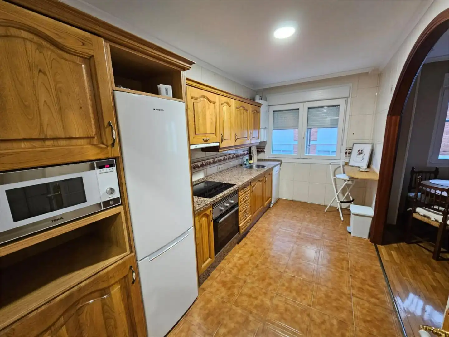 Habitación en Calle Saturnino Cachon, 22, Zona Alta Cocina de Casa adosada para compartir en Ponferrada con Calefacción, Parquet y Amueblado