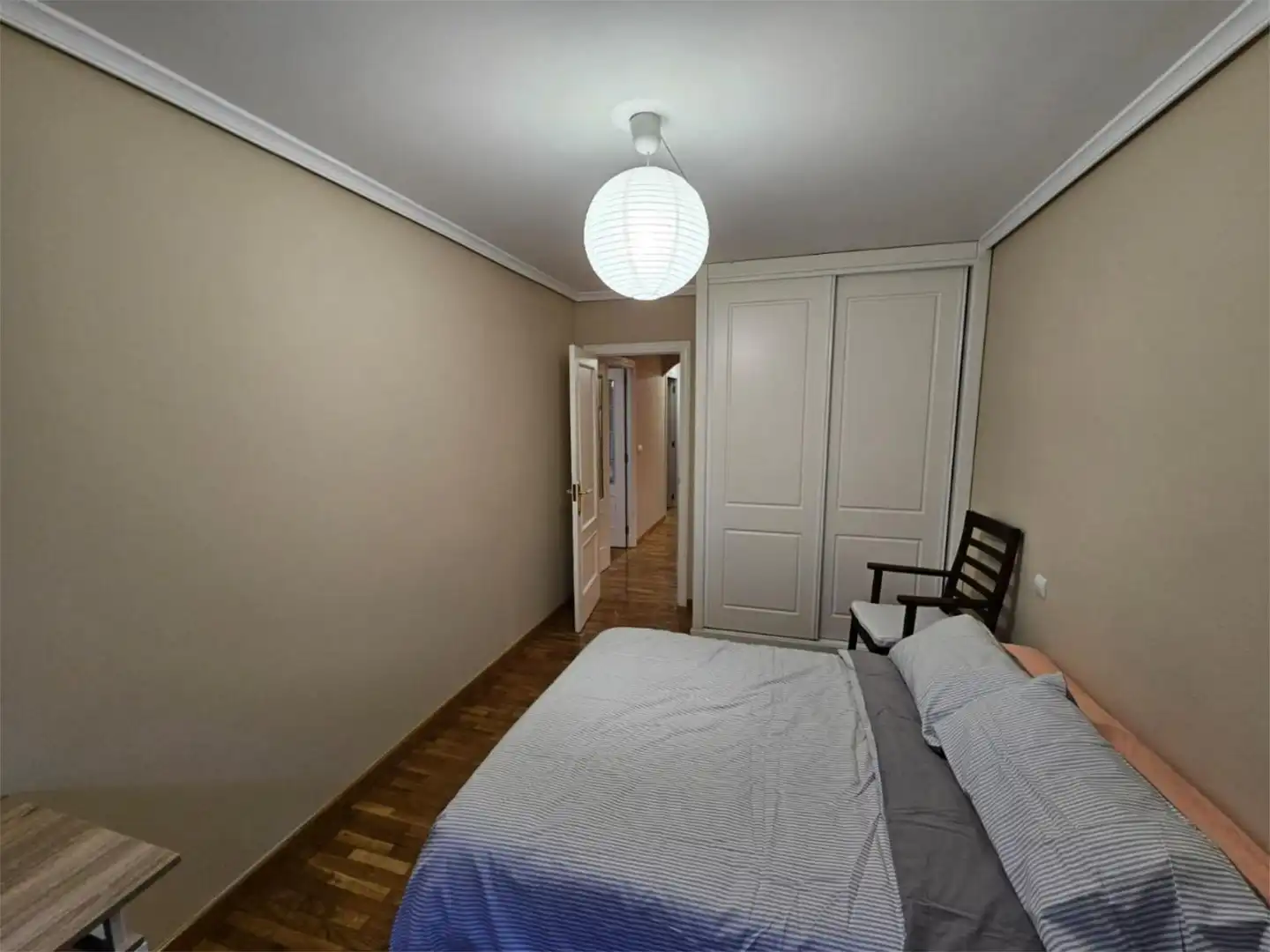 Habitación en Calle Saturnino Cachon, 22, Zona Alta Habitación de Casa adosada para compartir en Ponferrada con Calefacción, Parquet y Amueblado
