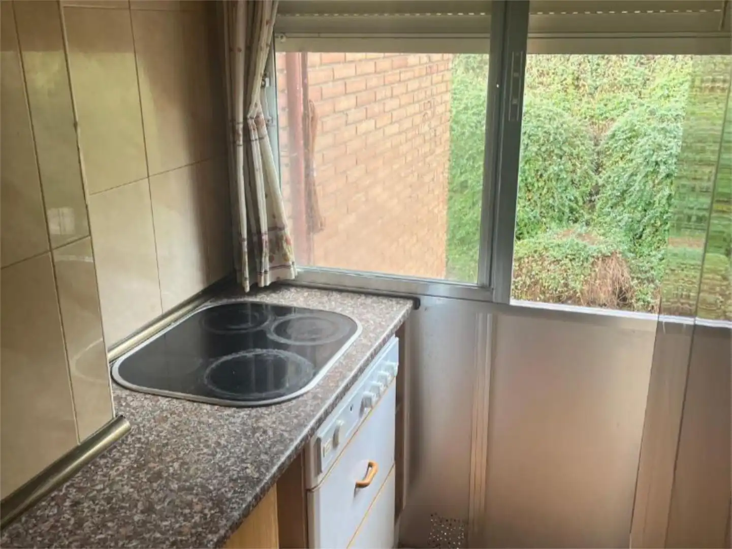 Piso en venta en Calle Galiana, 26, Puerta del Ángel Cocina de Piso en venta en Madrid Capital con Balcón