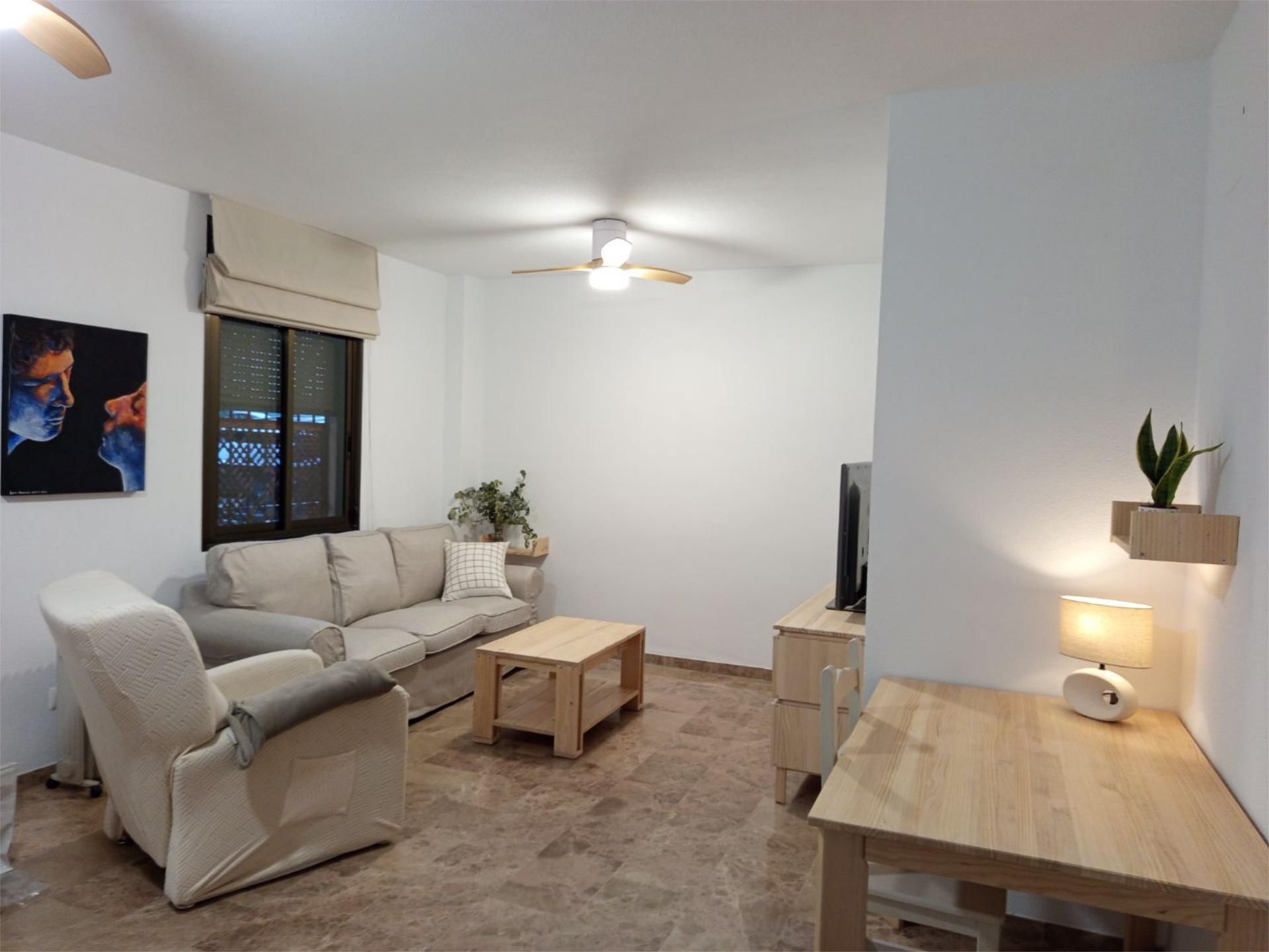 Pis de lloguer a Israel, 3, Campo de la Verdad - Miraflores Sala d'estar de Pis de lloguer en Córdoba Capital amb Aire condicionat, Traster i Moblat