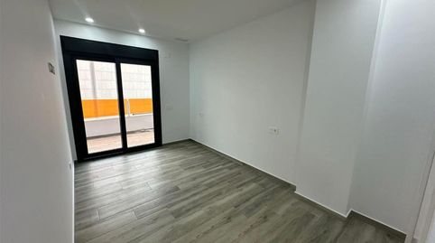 Foto 5 de Piso en venta en Calle Ramón Gallud, 134, Las Piscinas Naturales, Torrevieja