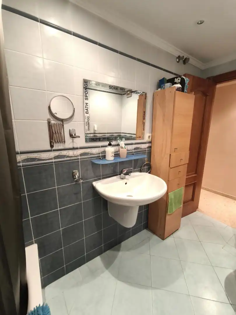 Wohnung zum Verkauf in Paseo Terraza, 16, Mondejar - Junquillos Badezimmer von Wohnung zum Verkauf in La Línea de la Concepción mit Terrasse, Möbliert und Ofen