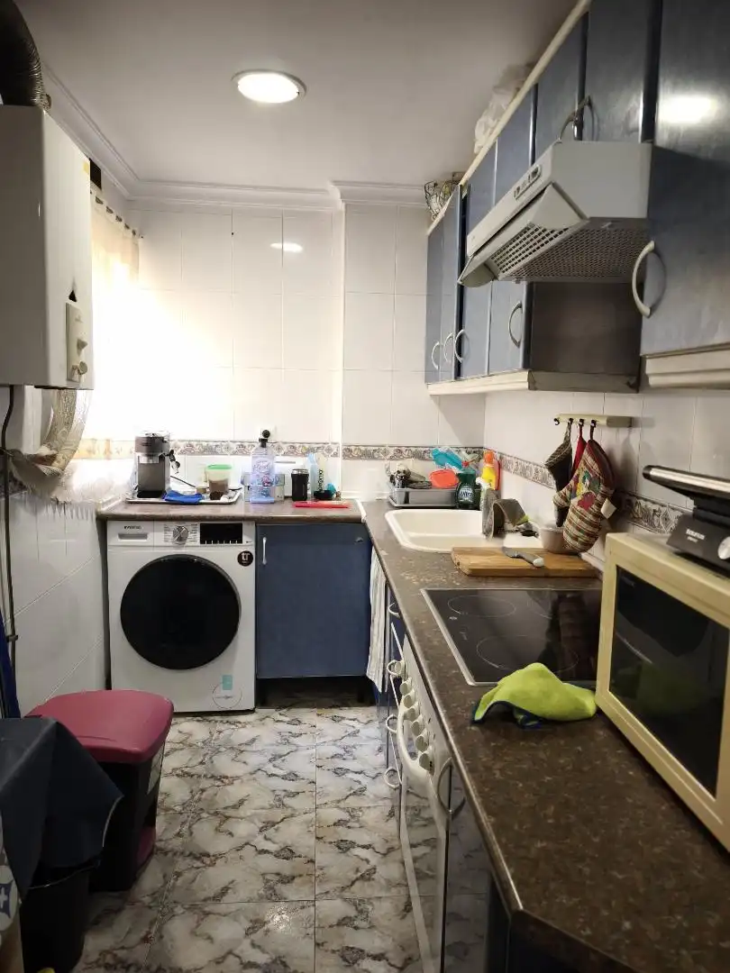 Wohnung zum Verkauf in Paseo Terraza, 16, Mondejar - Junquillos Küche von Wohnung zum Verkauf in La Línea de la Concepción mit Terrasse, Möbliert und Ofen