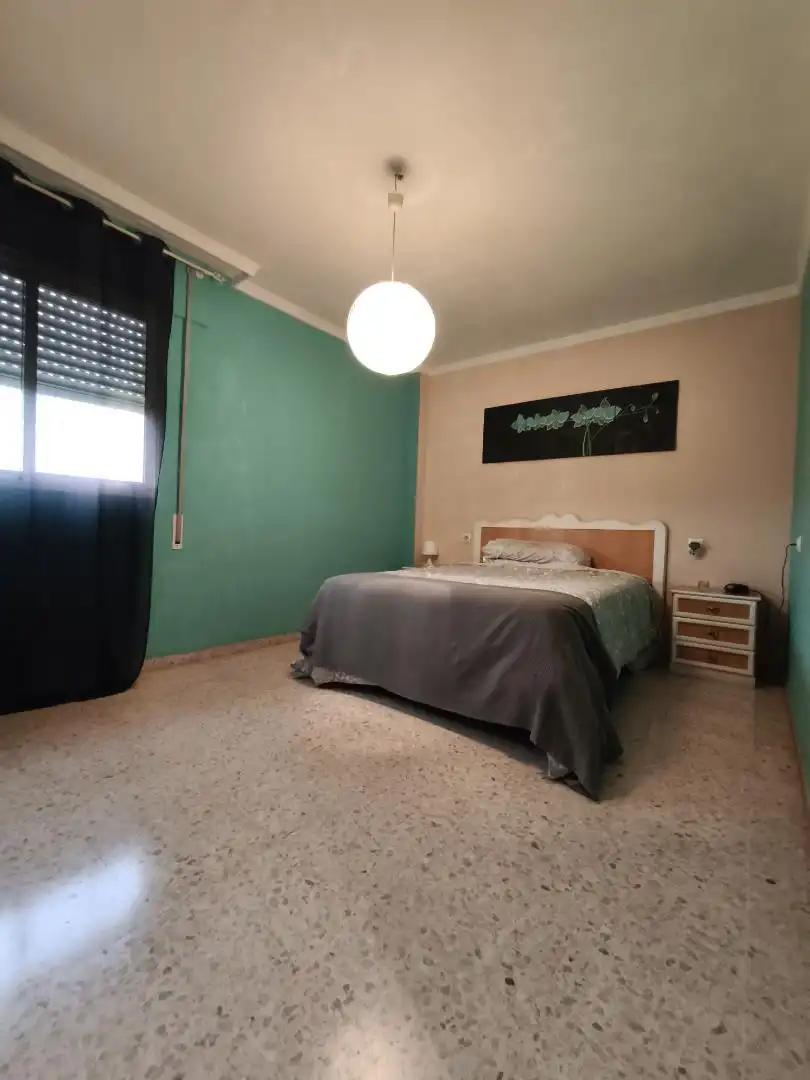Wohnung zum Verkauf in Paseo Terraza, 16, Mondejar - Junquillos Schlafzimmer von Wohnung zum Verkauf in La Línea de la Concepción mit Terrasse, Möbliert und Ofen