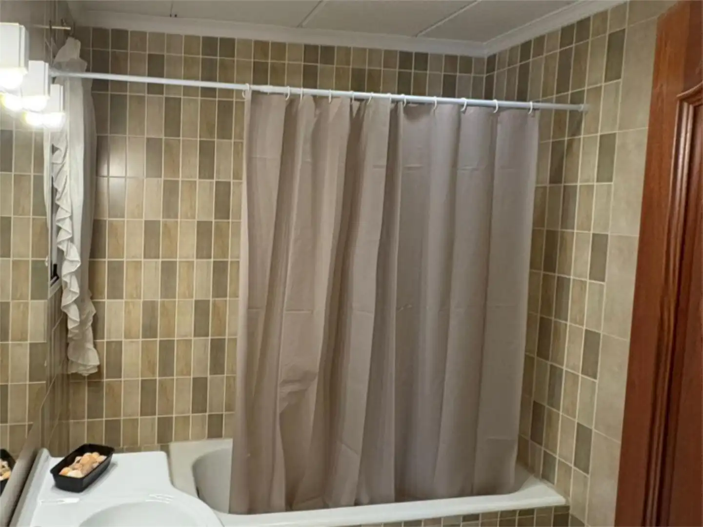 Habitación en Calle Chirinos, 18, Úbeda Baño de Piso para compartir en Úbeda con Terraza, Amueblado y Balcón