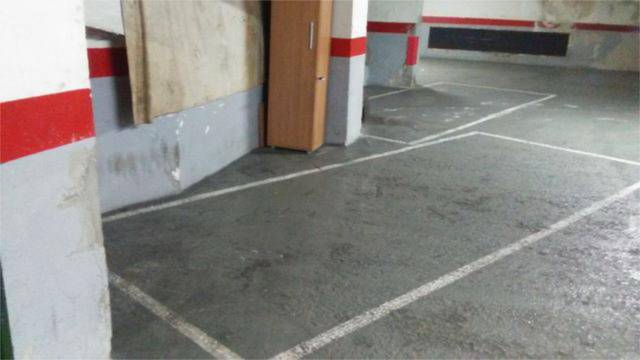 Garaje en Alquiler en Erialdea / Centro