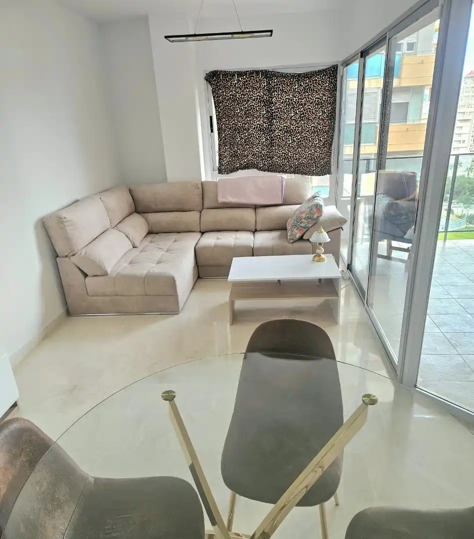 Pis en venda a Carrer Gregal, 4, Alitana - Casablanca Sala d'estar de Pis en venda en Villajoyosa / La Vila Joiosa amb Aire condicionat, Terrassa i Piscina
