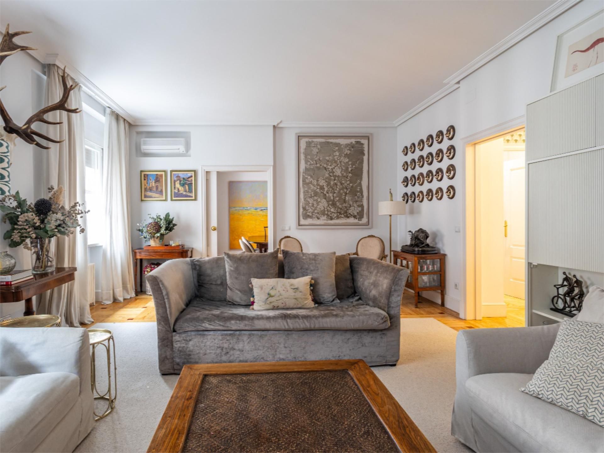 Sala d'estar de Pis en venda en  Madrid Capital amb Terrassa