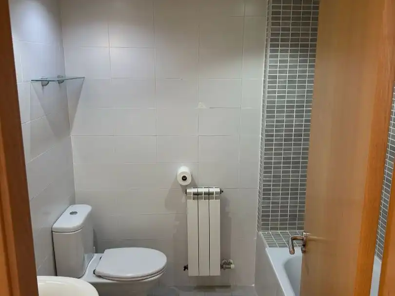 Piso en venta en Calle de Ramón y Cajal, 2, Cuarte de Huerva Baño de Piso en venta en Cuarte de Huerva con Calefacción, Terraza y Trastero