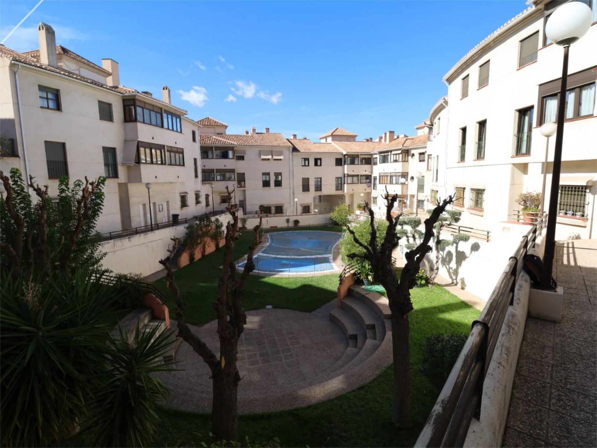 Exterior view of Flat to rent in  Granada Capital  with Terrace, Swimming Pool and Balcony