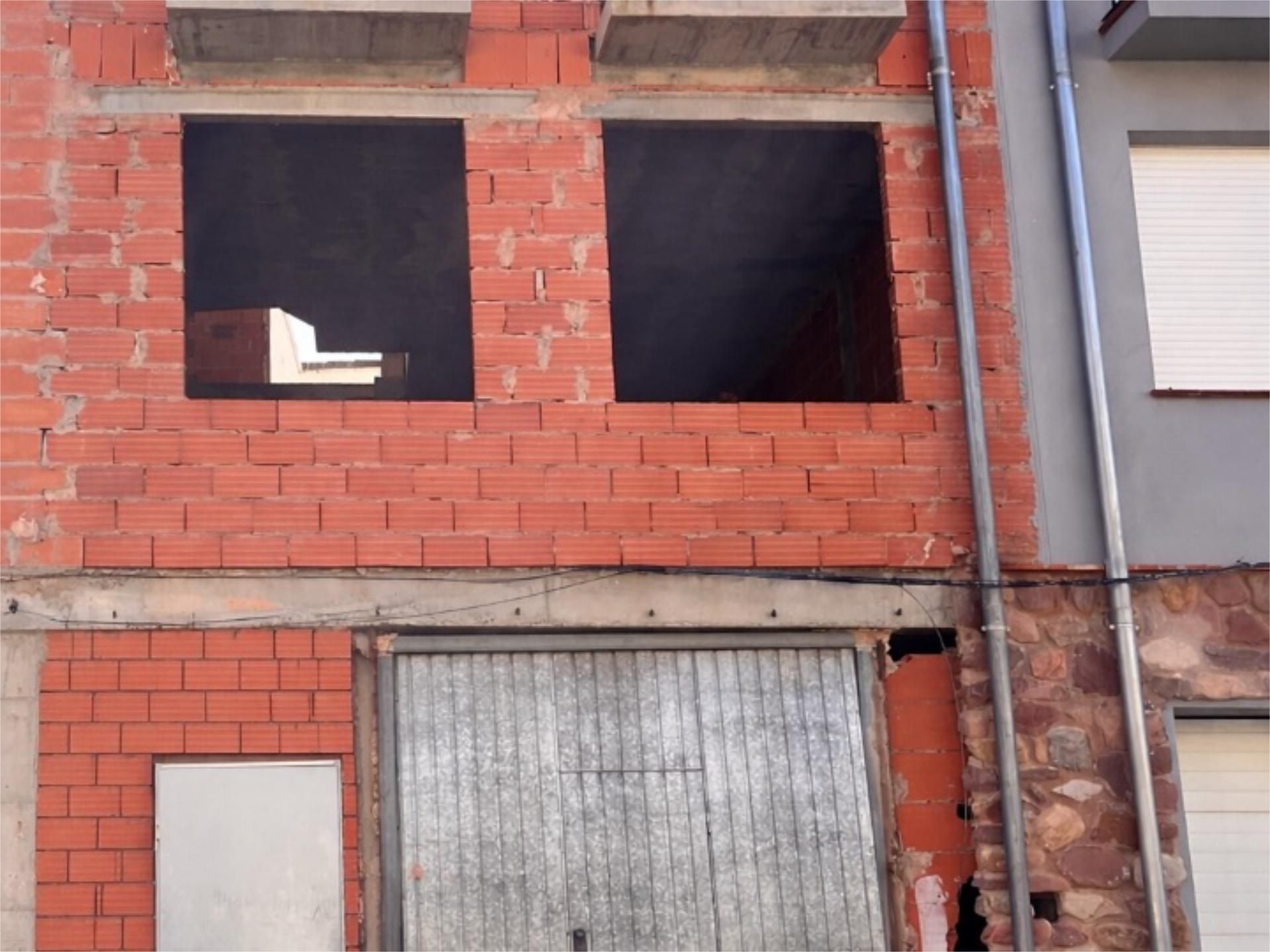 Casa adosada en venda a Calle Excelentísima Diputació, 19, Azuébar Vista exterior de Casa adosada en venda en Azuébar amb Terrassa, Traster i Balcó