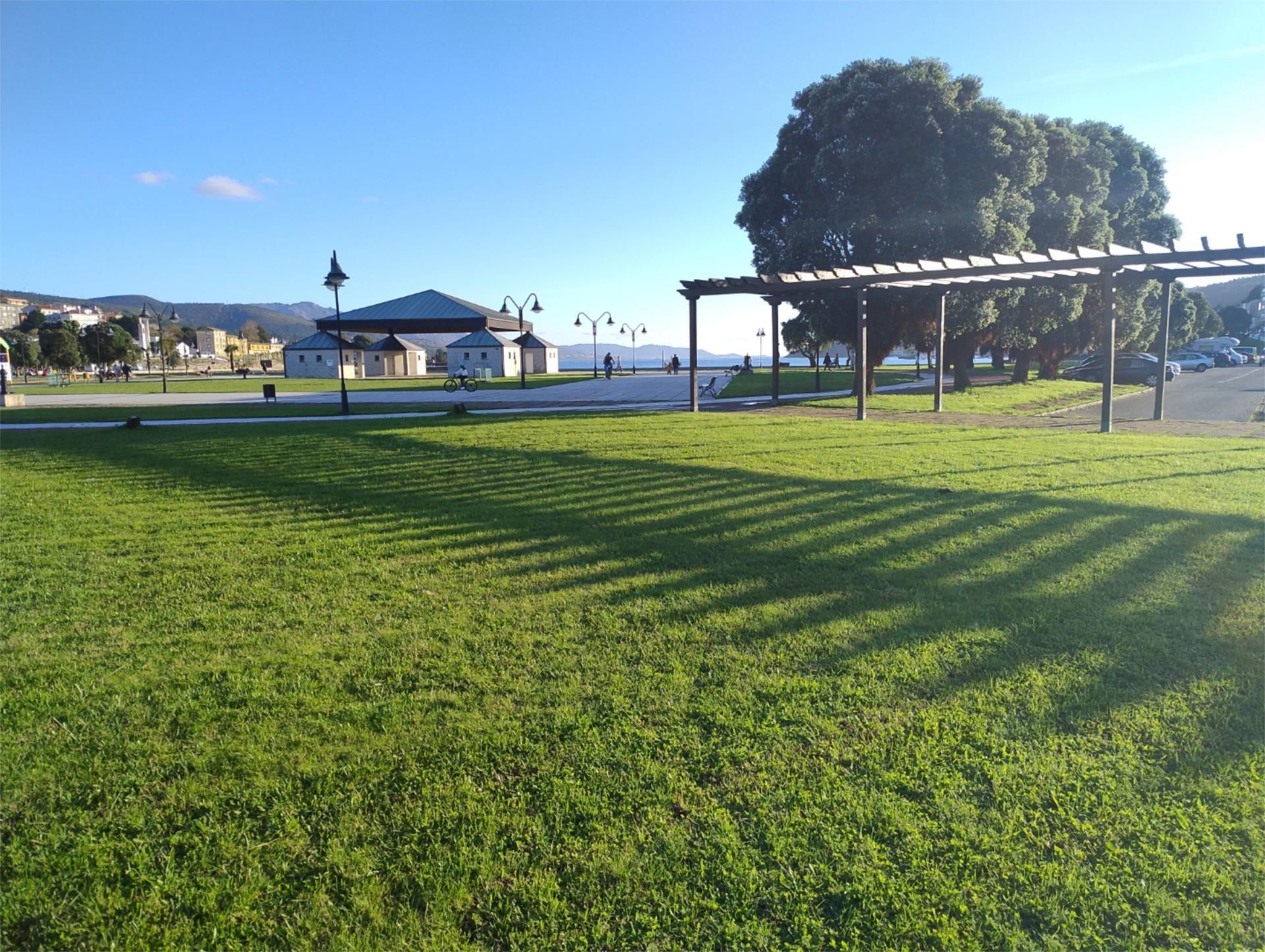 Exterior view of Garage for rent in Cee