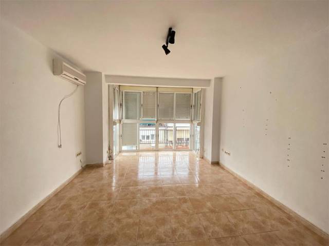 Piso en Venta en Calle Virgen de las Torres, 8 en Triana Oeste