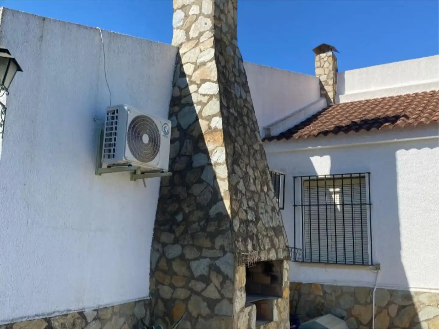 Vista exterior de Casa o chalet en venta en Castilblanco de los Arroyos con Aire acondicionado, Terraza y Piscina