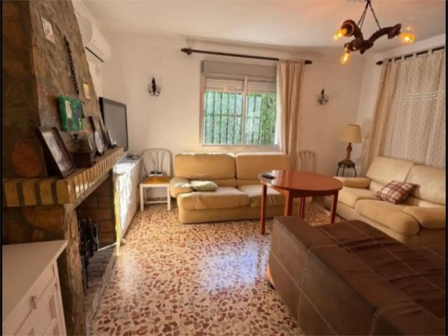 Sala de estar de Casa o chalet en venta en Castilblanco de los Arroyos con Aire acondicionado, Terraza y Piscina