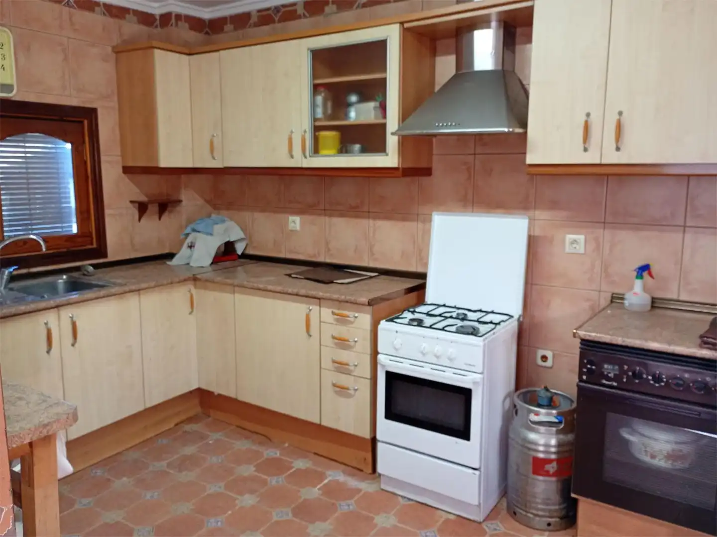 Cocina de Finca rústica en venta en Casinos con Aire acondicionado, Terraza y Piscina
