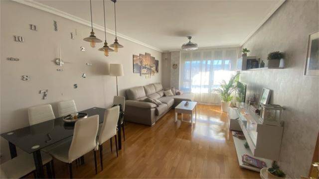 Piso en Alquiler en Alameda