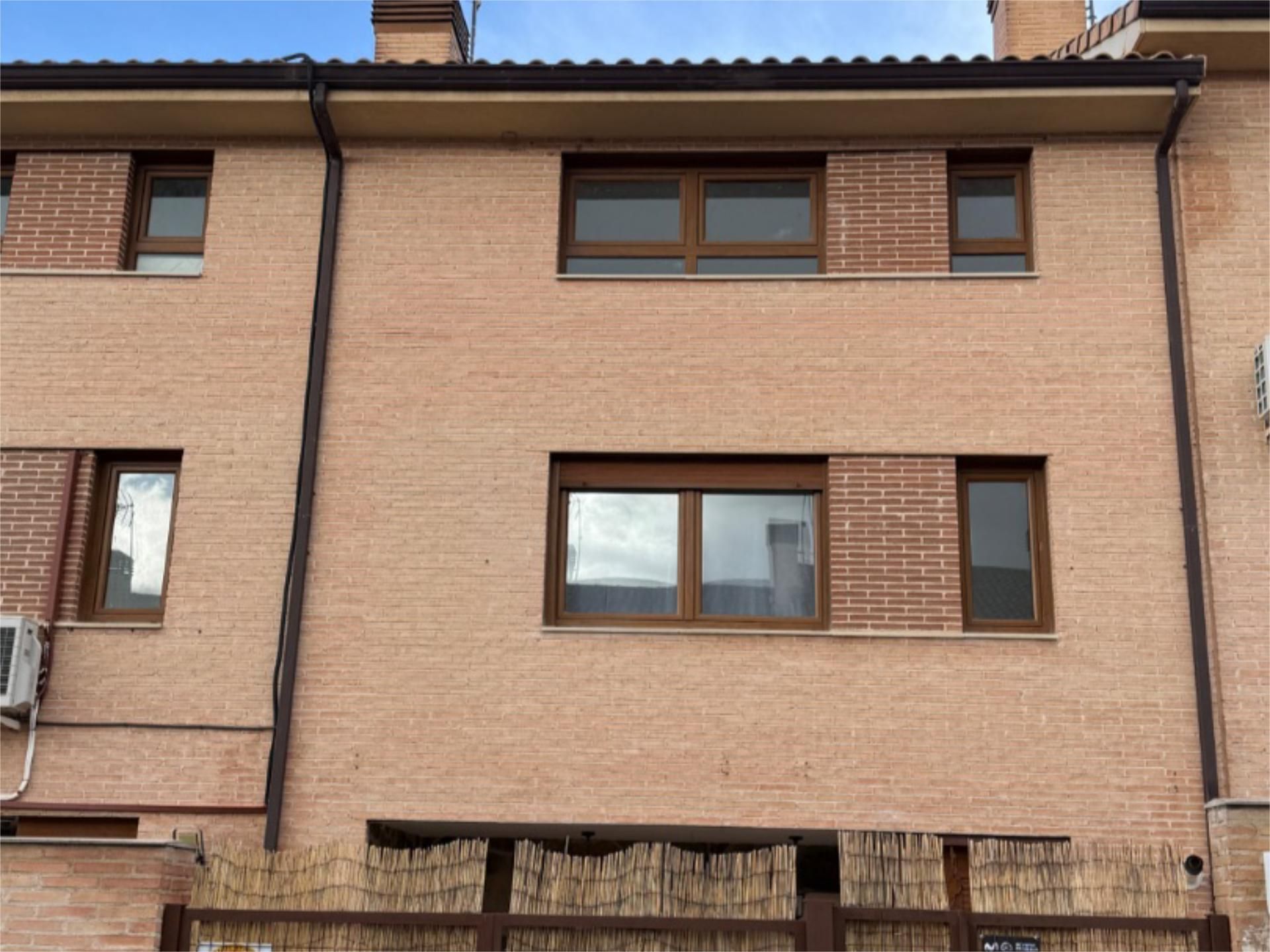 Exterior view of Single-family semi-detached for sale in Torrelaguna  with Terrace