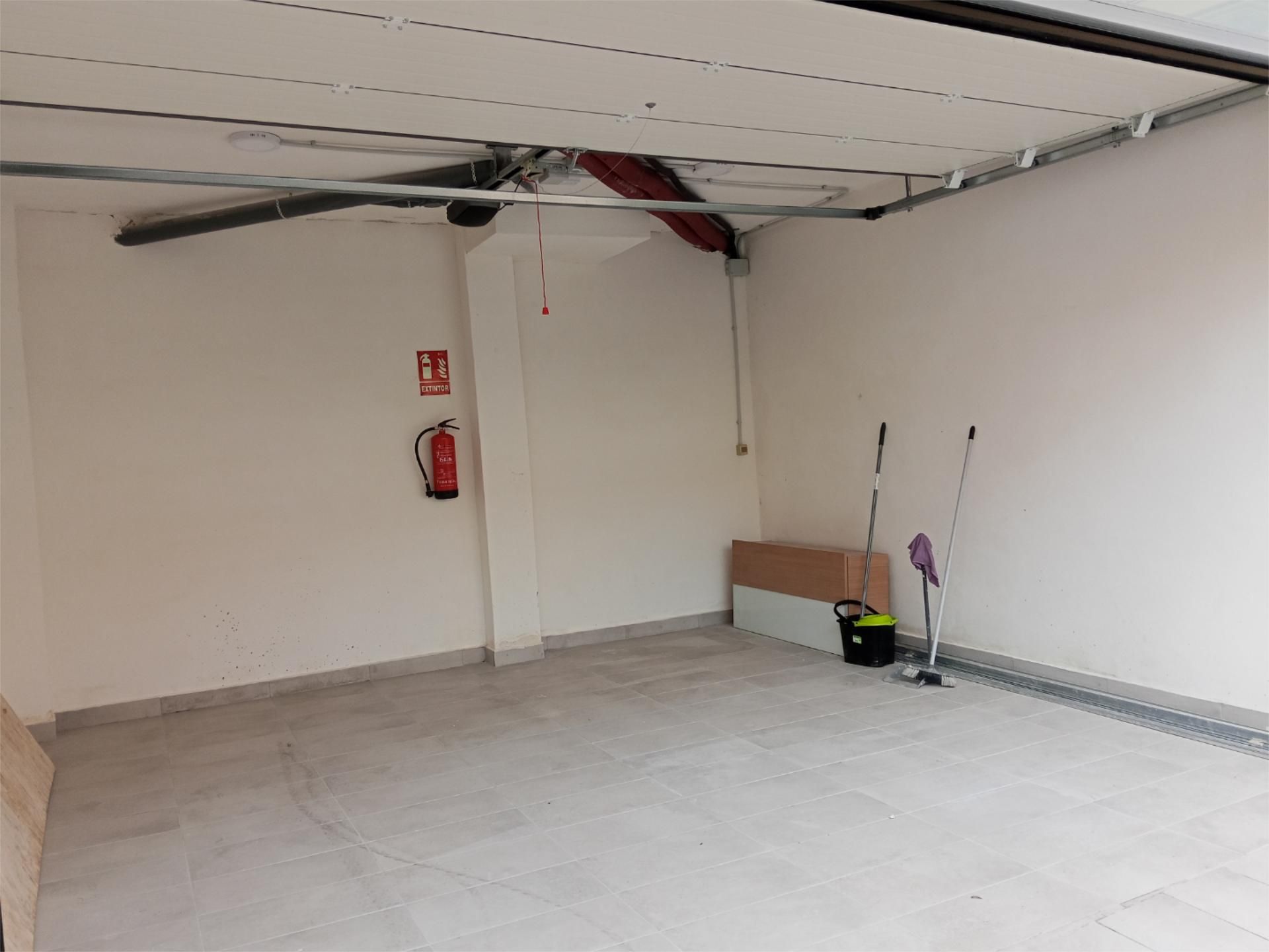 Garage to rent in Churriana de la Vega