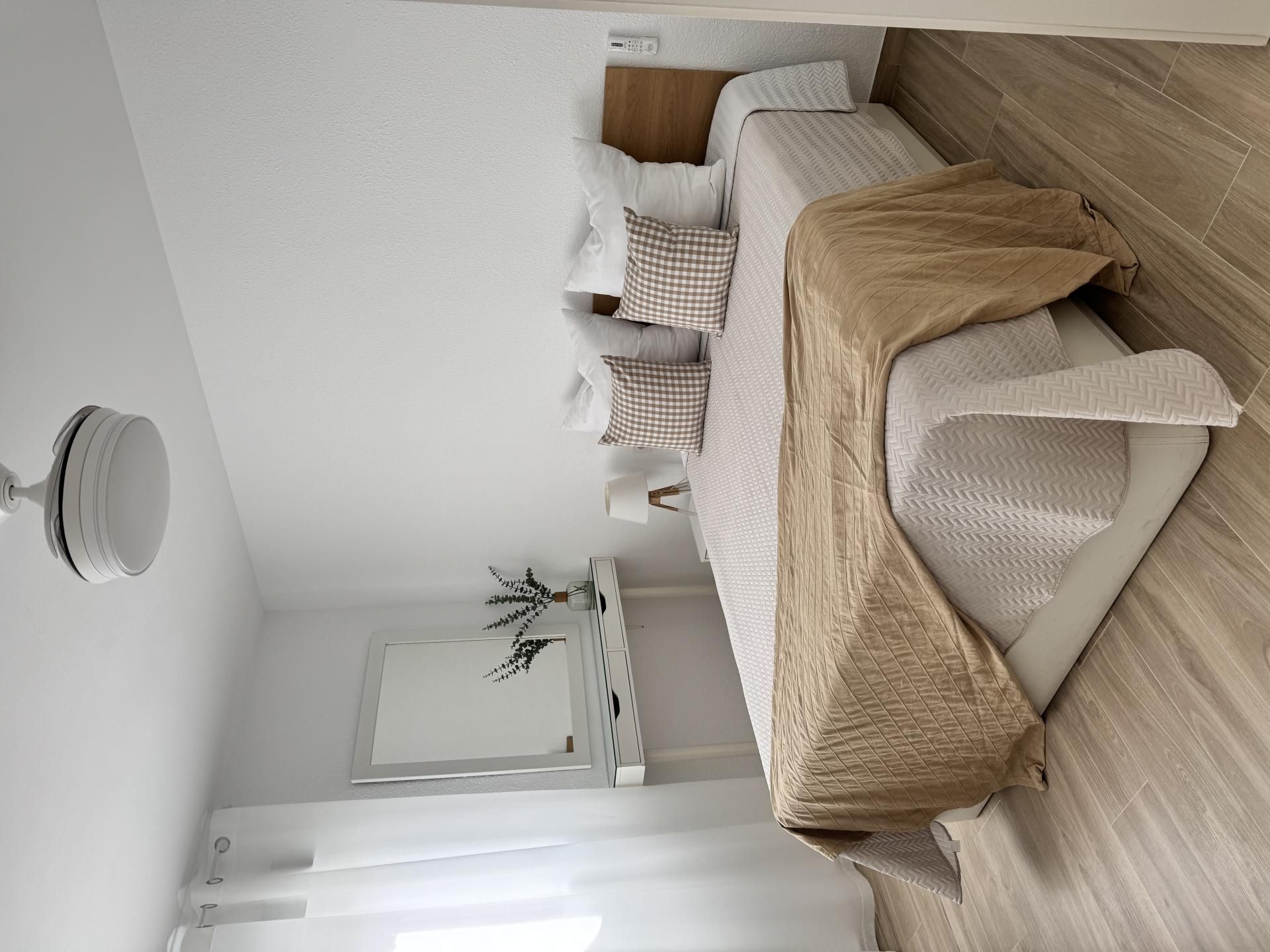 Flat to share in Avenida de Libia, 21, Viñuela - Rescatado Bedroom of Flat to share in Córdoba Capital with Air Conditioner, Heating and Terrace