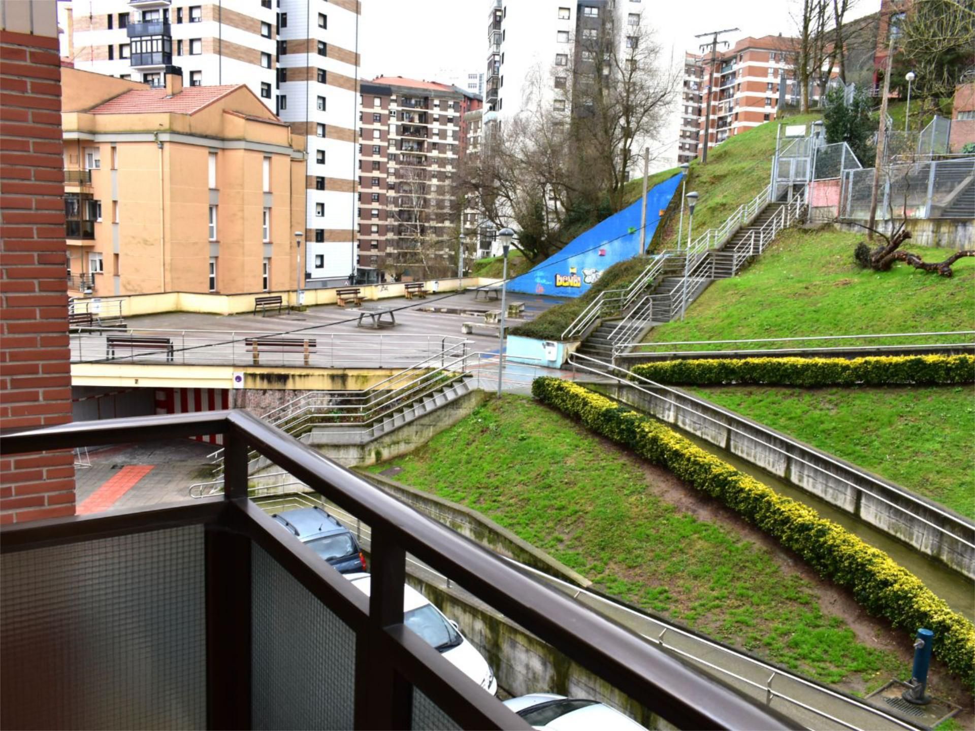 Vista exterior de Pis en venda en Basauri 