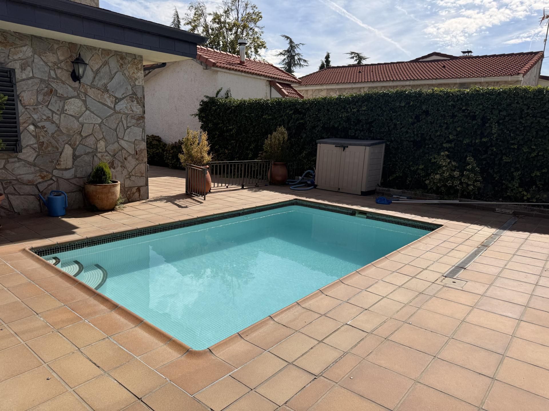 Piscina de Casa o chalet en venta en Buitrago del Lozoya con Aire acondicionado, Calefacción y Jardín privado