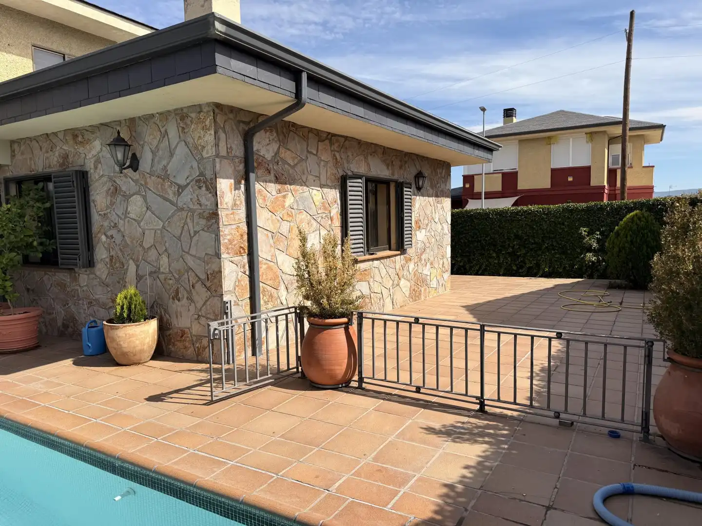 Houses for sale in Calle de San Lázaro, 72, Buitrago del Lozoya Terrace of Houses for sale in Buitrago del Lozoya with Air Conditioner, Terrace and Swimming Pool