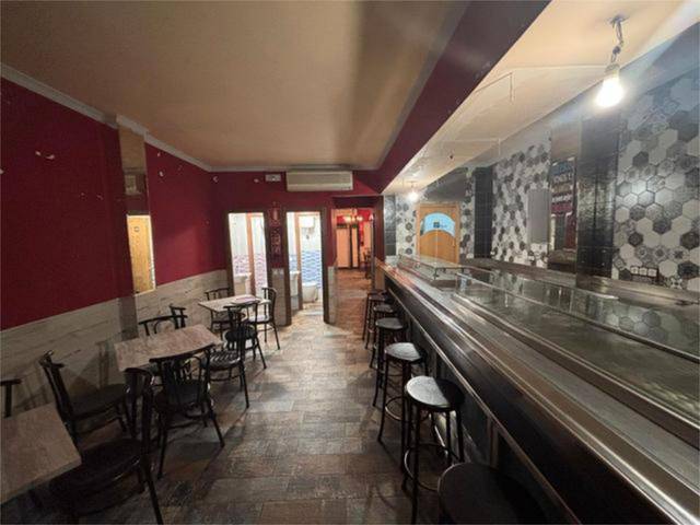 Local comercial en Alquiler en Descubridores - Escritores