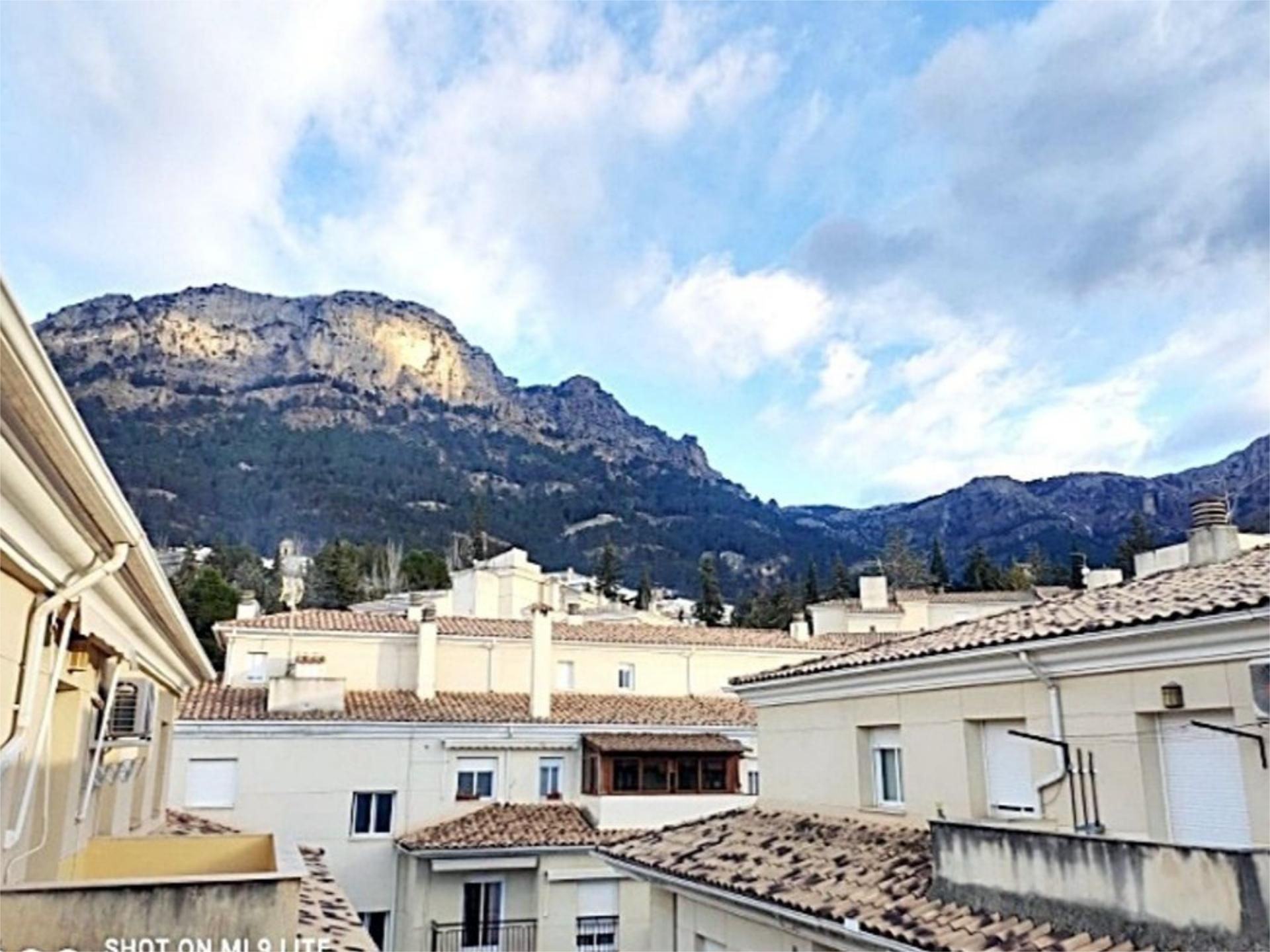 Vista exterior de Pis de lloguer en Cazorla amb Aire condicionat, Terrassa i Moblat