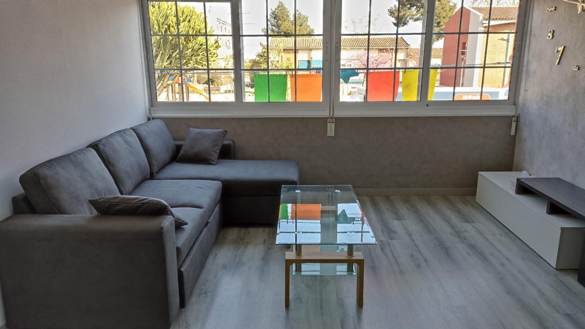 Living room of Flat for sale in Sant Boi de Llobregat  with Air Conditioner, Parquet flooring and Oven